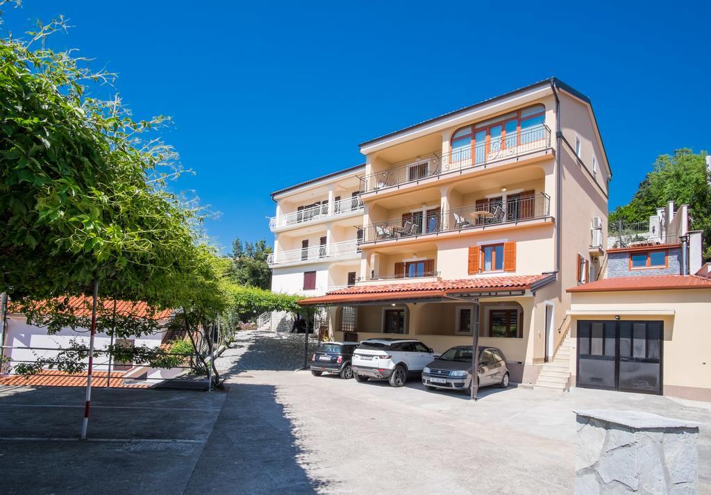 Apartments Iva Krk Town Exterior photo