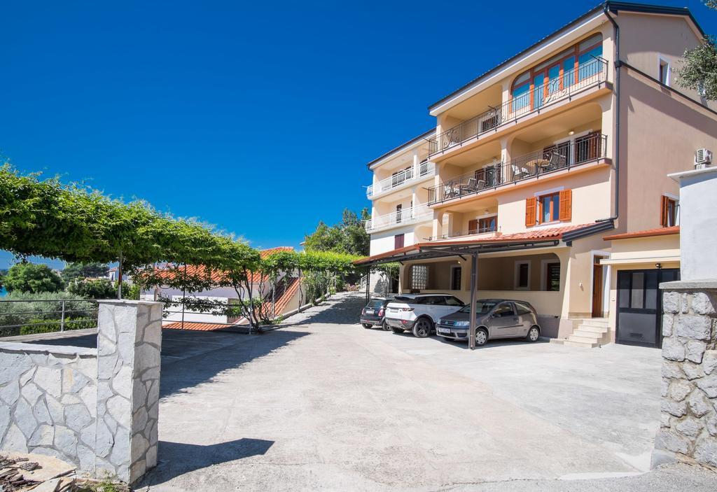 Apartments Iva Krk Town Exterior photo