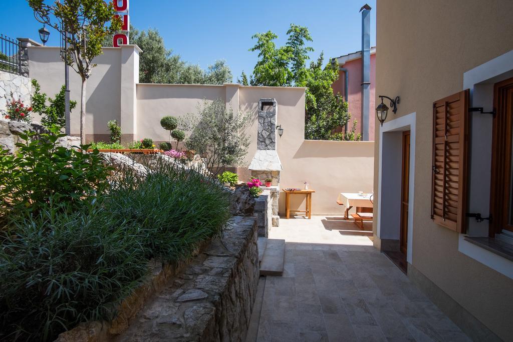 Apartments Iva Krk Town Exterior photo