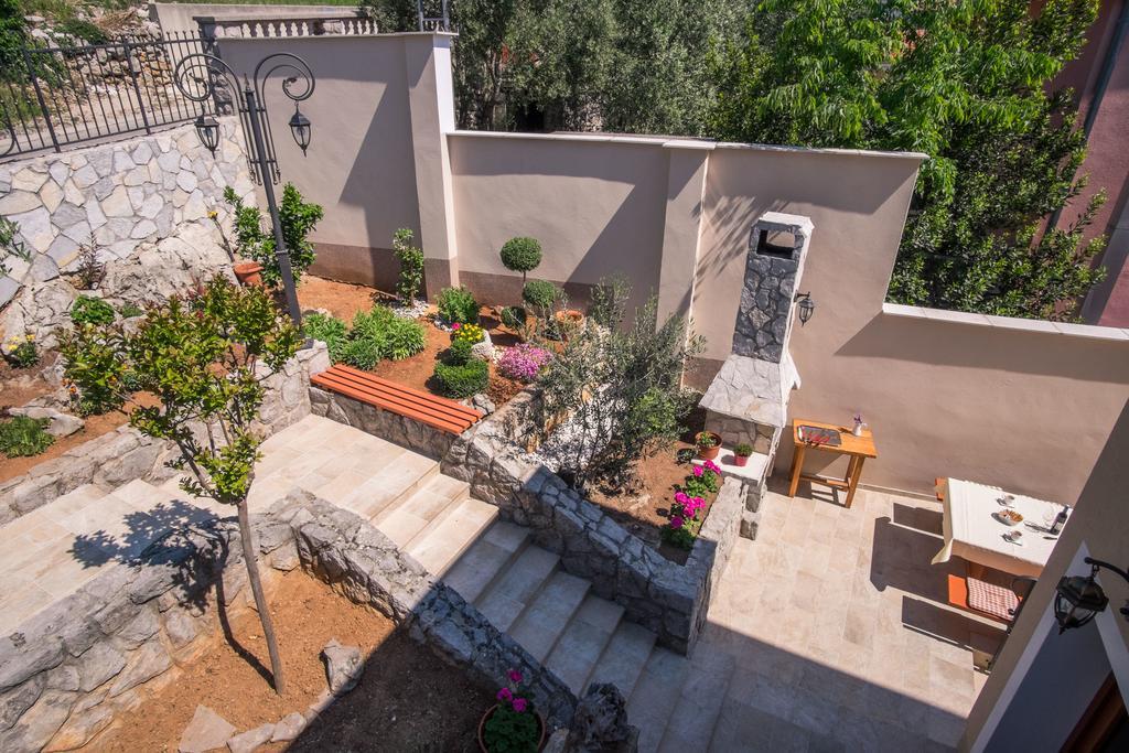 Apartments Iva Krk Town Exterior photo