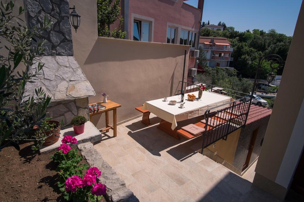 Apartments Iva Krk Town Exterior photo