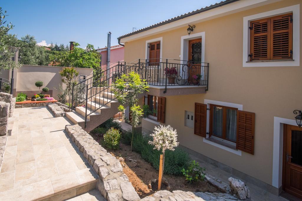 Apartments Iva Krk Town Exterior photo
