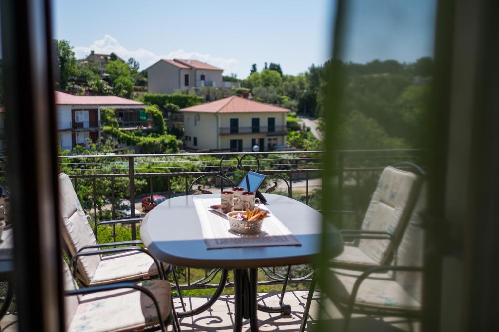 Apartments Iva Krk Town Exterior photo