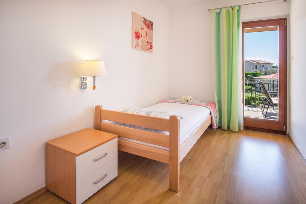 Apartments Iva Krk Town Exterior photo