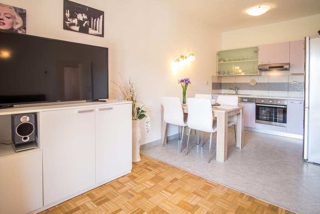Apartments Iva Krk Town Exterior photo