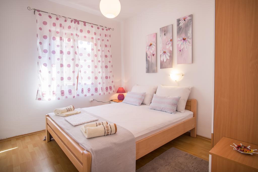 Apartments Iva Krk Town Exterior photo