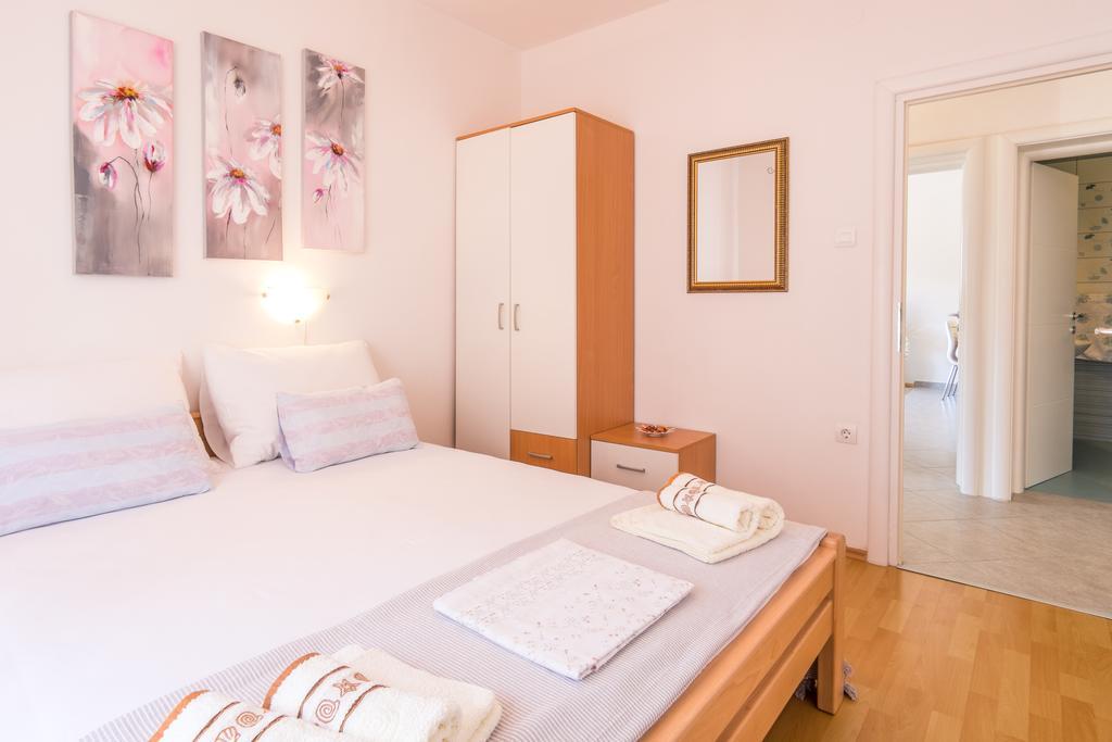 Apartments Iva Krk Town Exterior photo