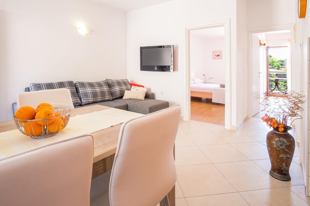 Apartments Iva Krk Town Exterior photo