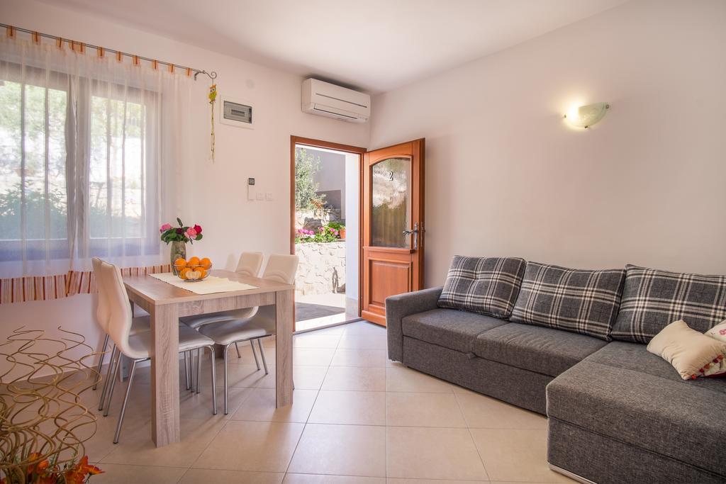 Apartments Iva Krk Town Exterior photo