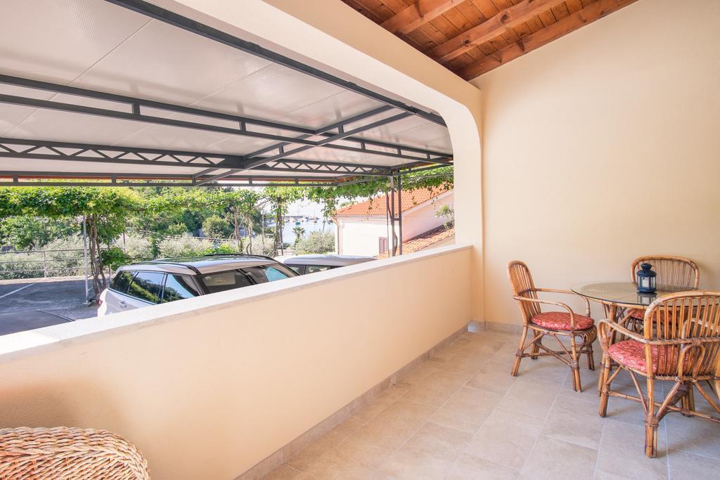 Apartments Iva Krk Town Exterior photo
