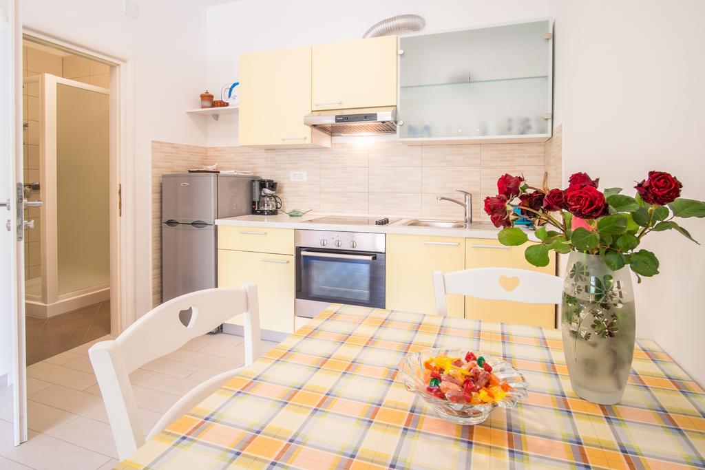 Apartments Iva Krk Town Exterior photo