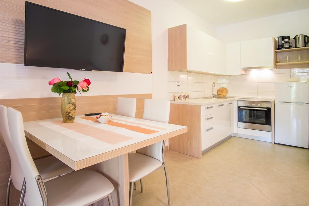 Apartments Iva Krk Town Exterior photo